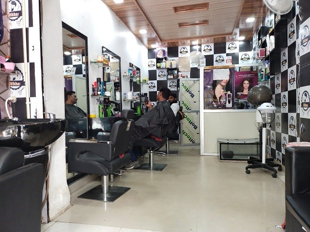 NIKHAR MENS PARLOUR 