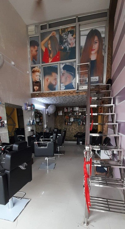 VISHAL HAIR UNISEX  SALOON 