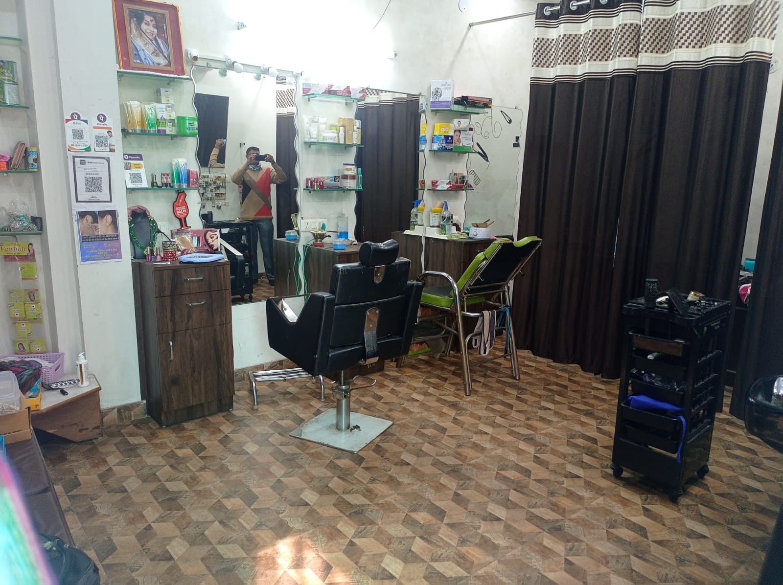 DISHA BEAUTY PARLOUR 
