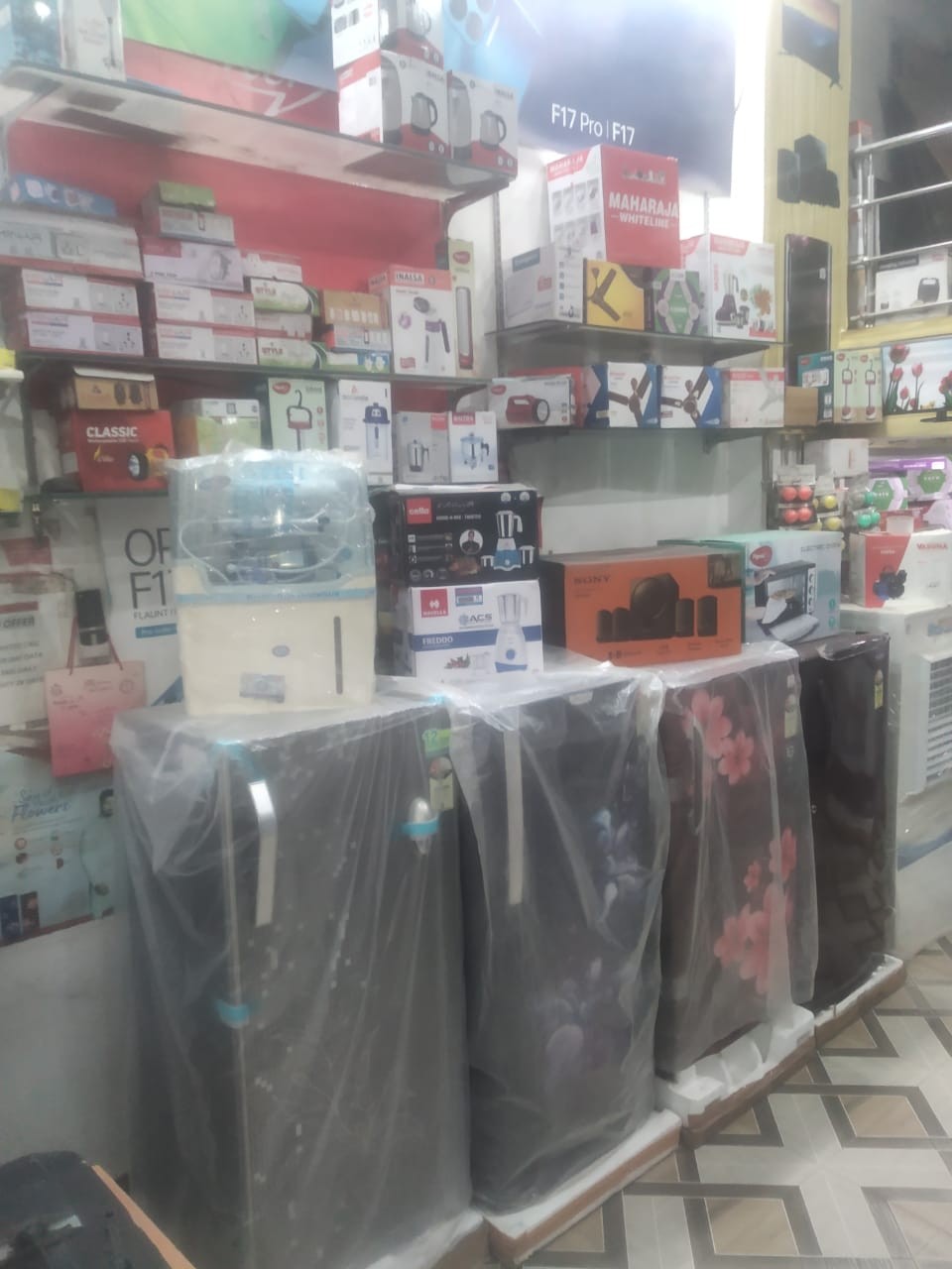 MAX TV AND TELECOM 