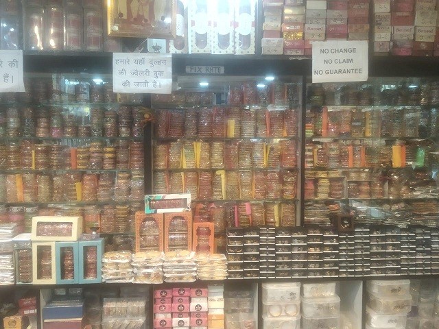 SHARDA BANGEL AND JEWELLARY STORE 