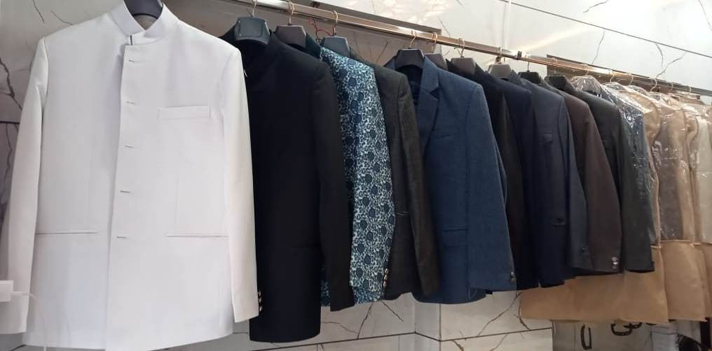 THE STANDARD TAILOR 