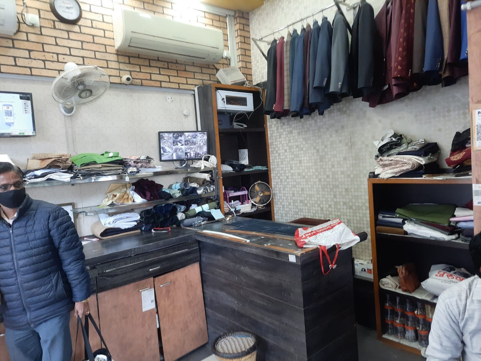 THE SEVEN ART TAILOR 